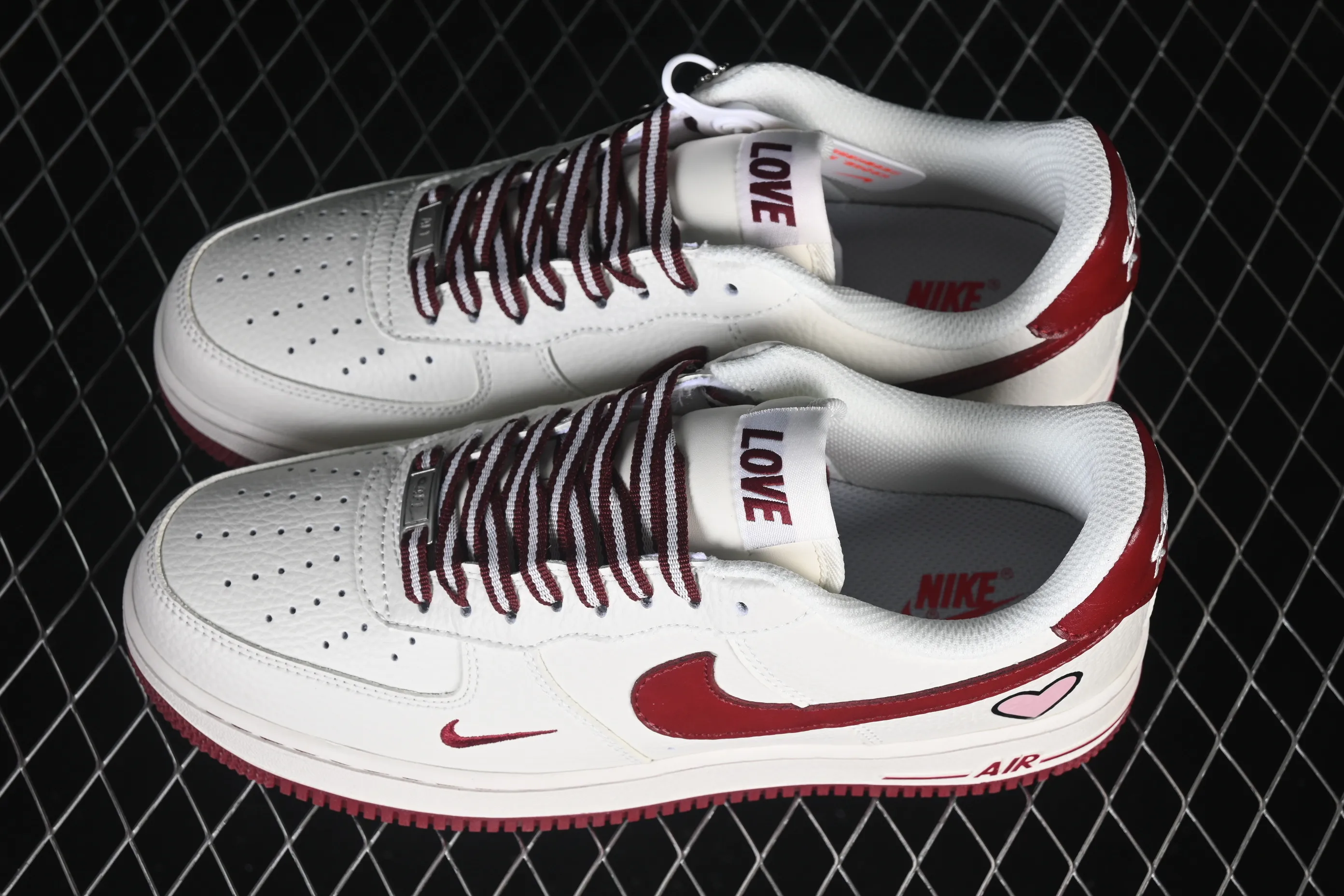 All categories Nk Air Force 1 Air Force series Nk Air Force 1 Low Air Force low-top Nike Air Force 1'07 Low Valentine's Day limited edition Air Force 1 low-top casual sneakers NH0601-539